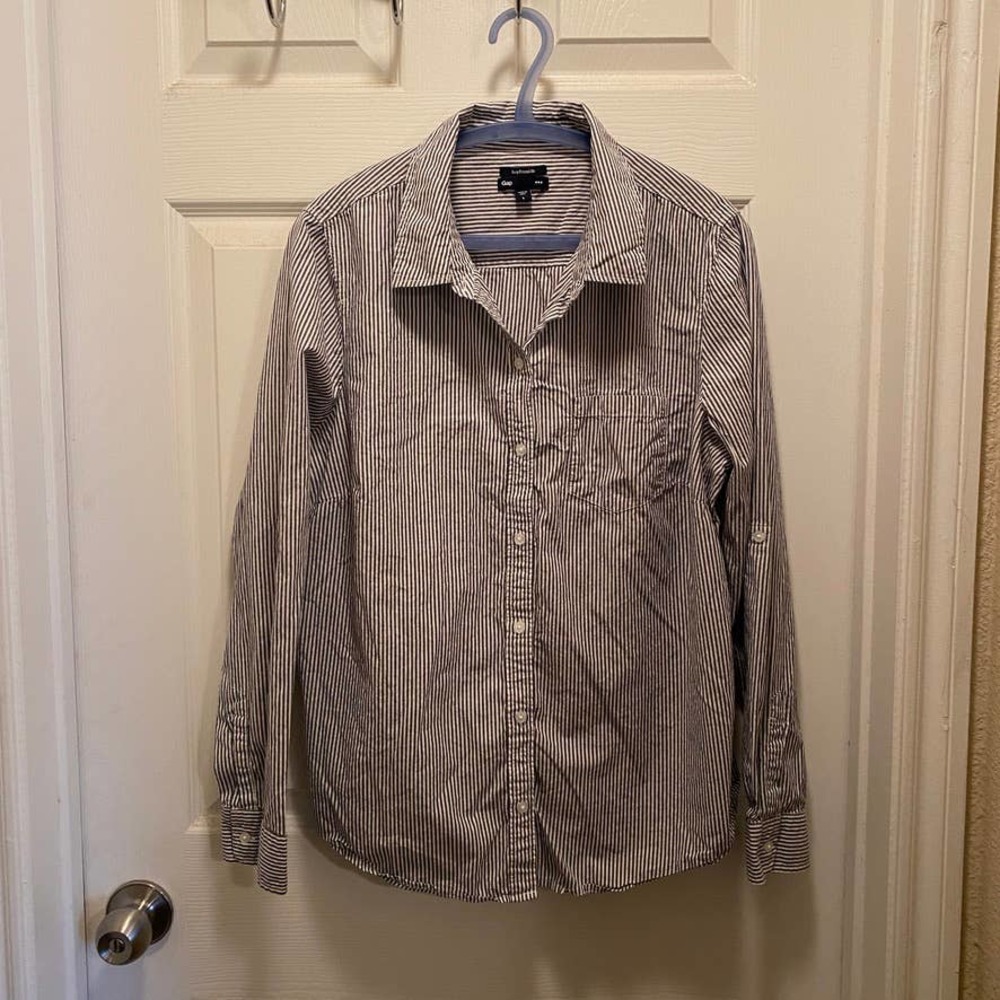 GAP Gray and White Striped Boyfriend Fit Button down - Large